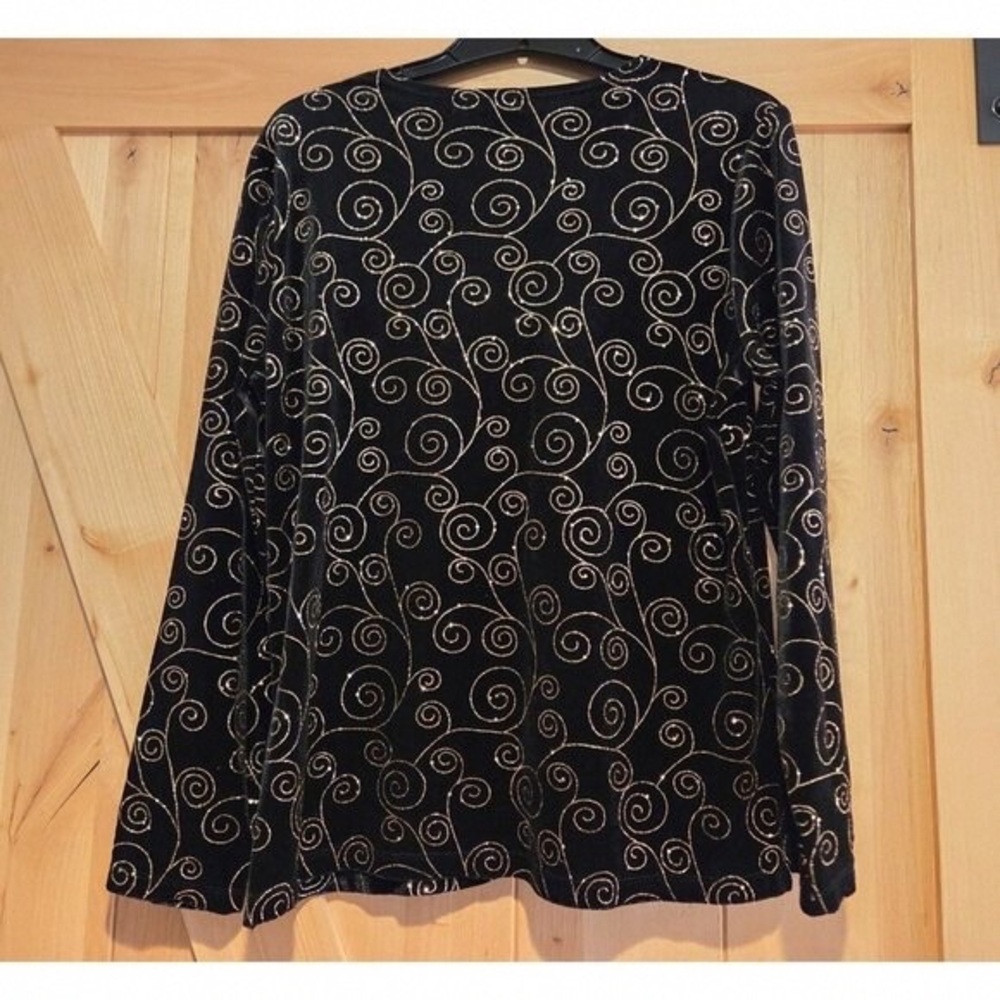 Elegant Black and Gold Swirl Women's Top